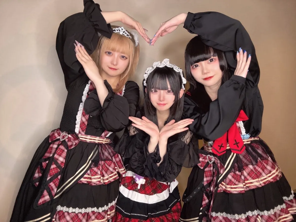 キャストの集合写真